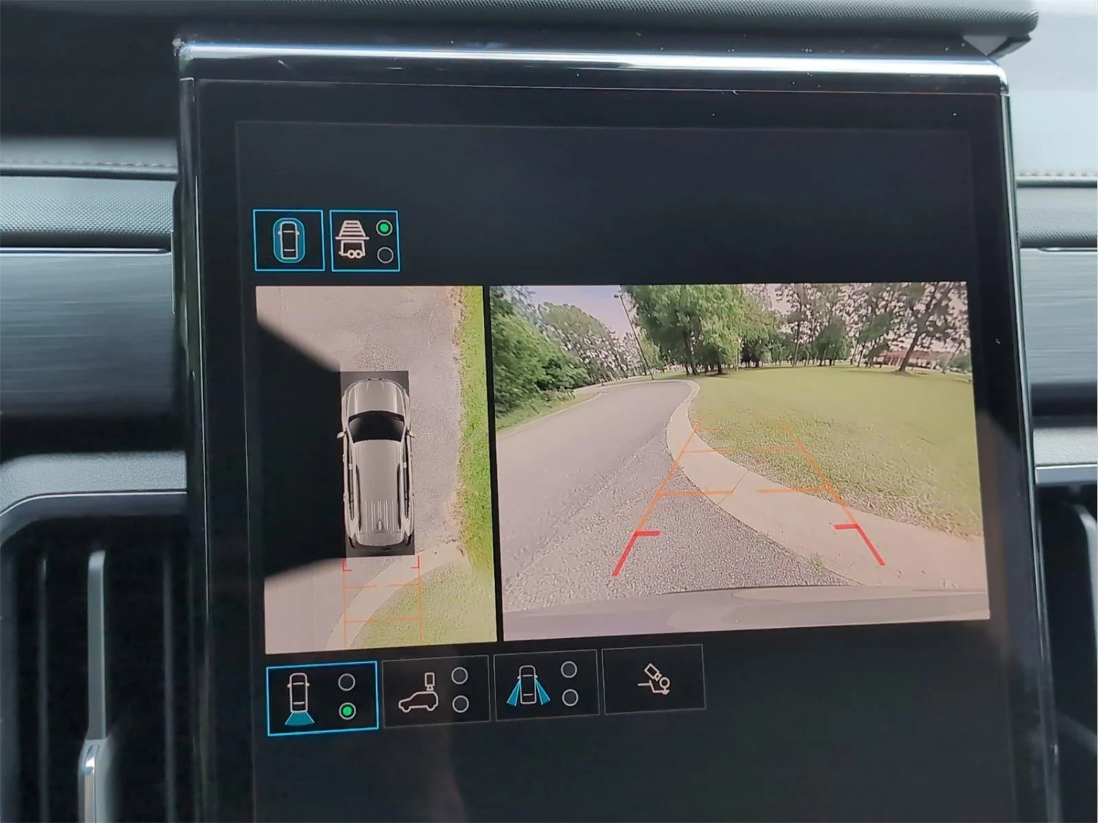 New 2026 Sterling Metallic GMC AT4 image 25
