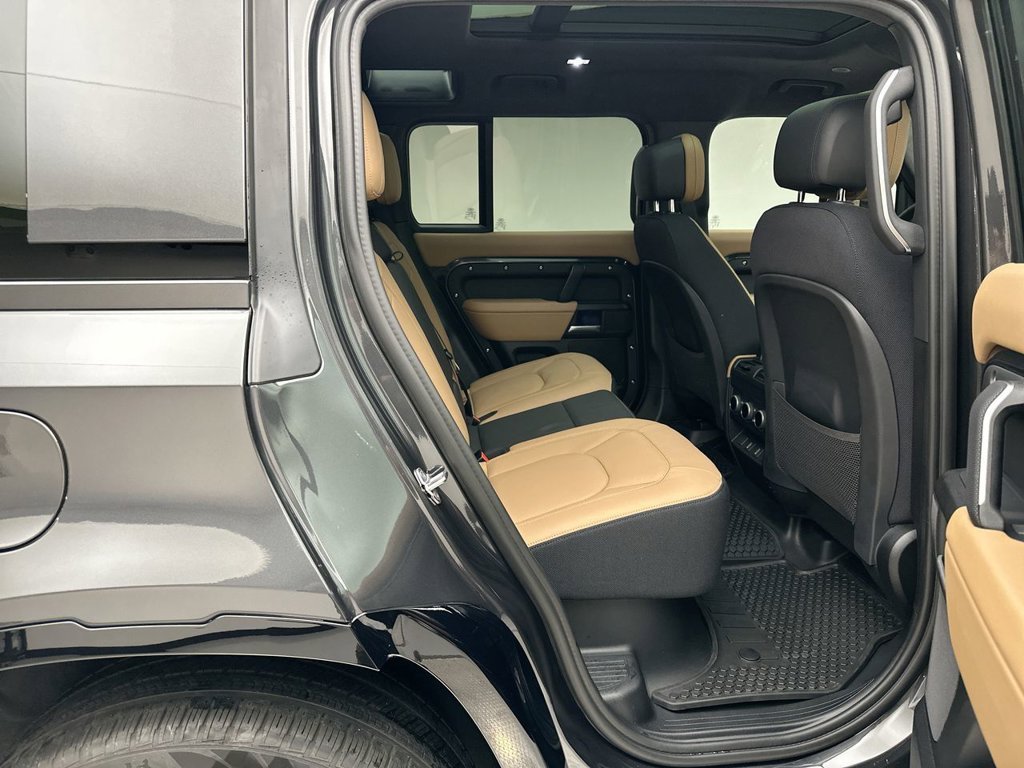 New 2026 Carpathian Grey Prem Met Land Rover V8 image 7