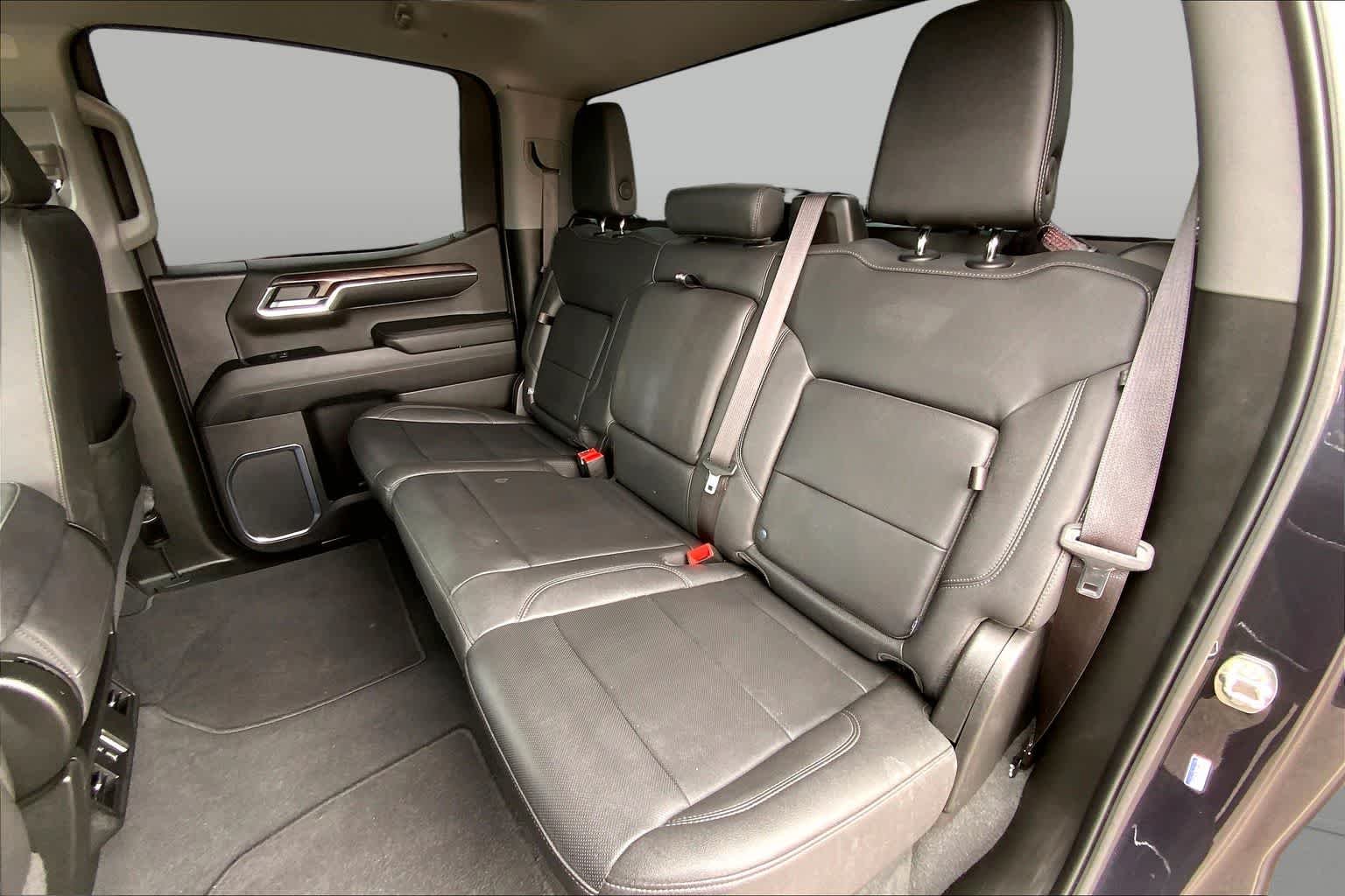 Used 2024 Titanium Rush Metallic GMC SLT image 21