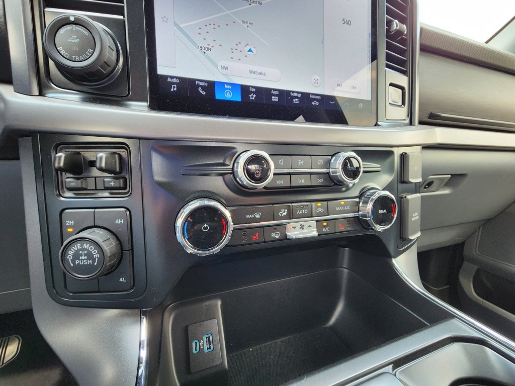 Used 2024 Atlas Blue Metallic Ford XLT image 15