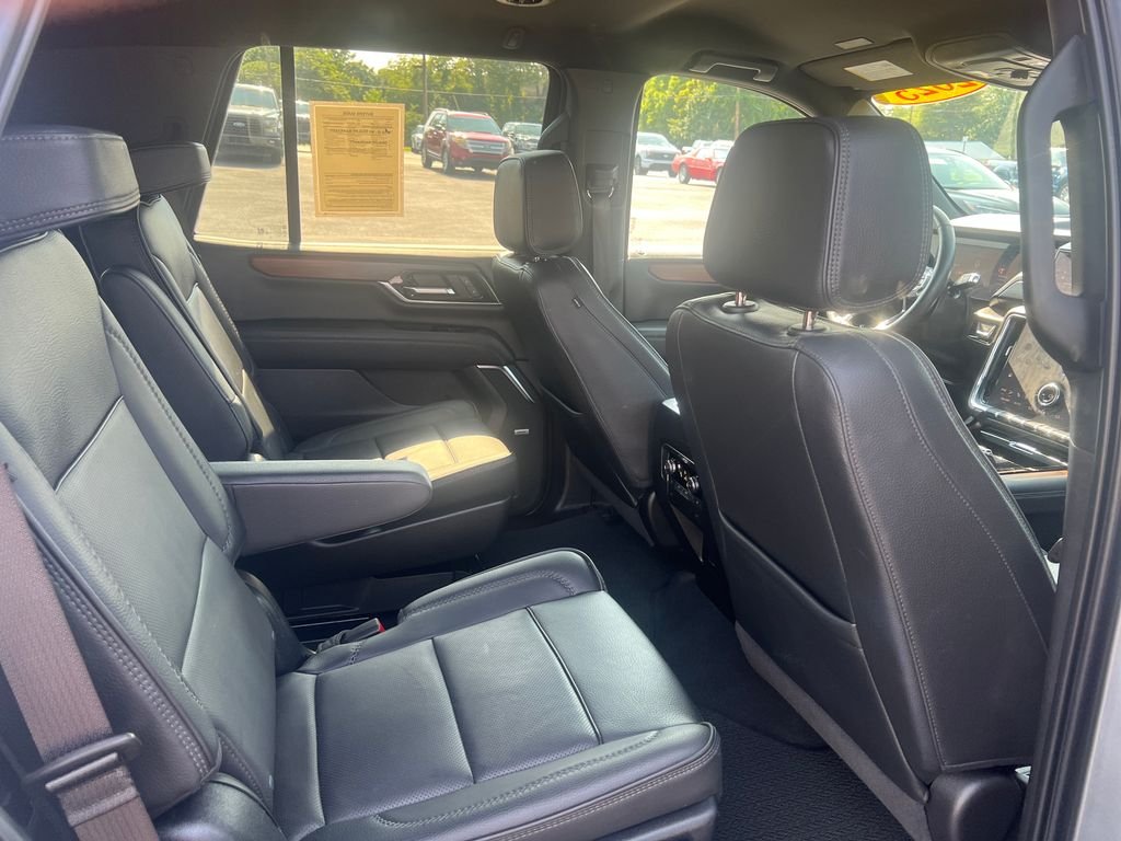 Used 2025 Silver GMC Denali image 28