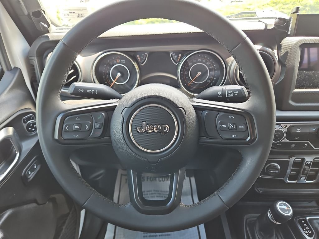 Used 2023 White Jeep Sport S image 15