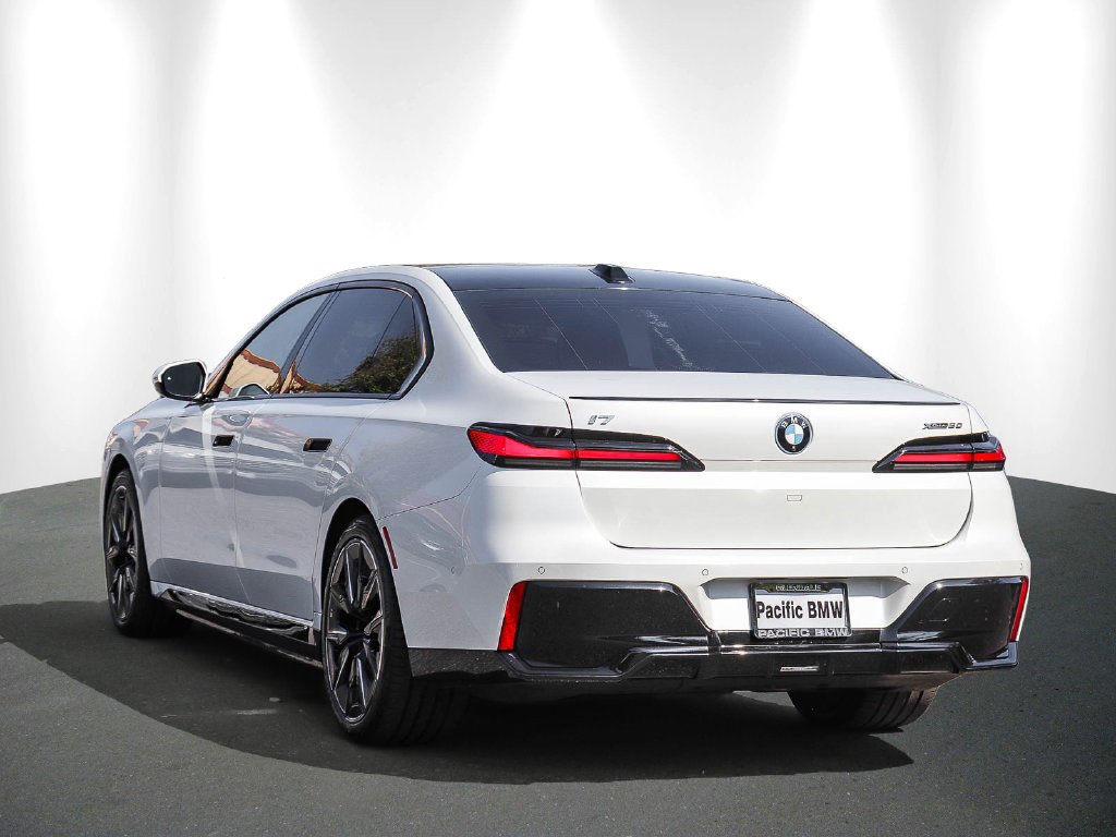 2023 BMW i7 photo 4