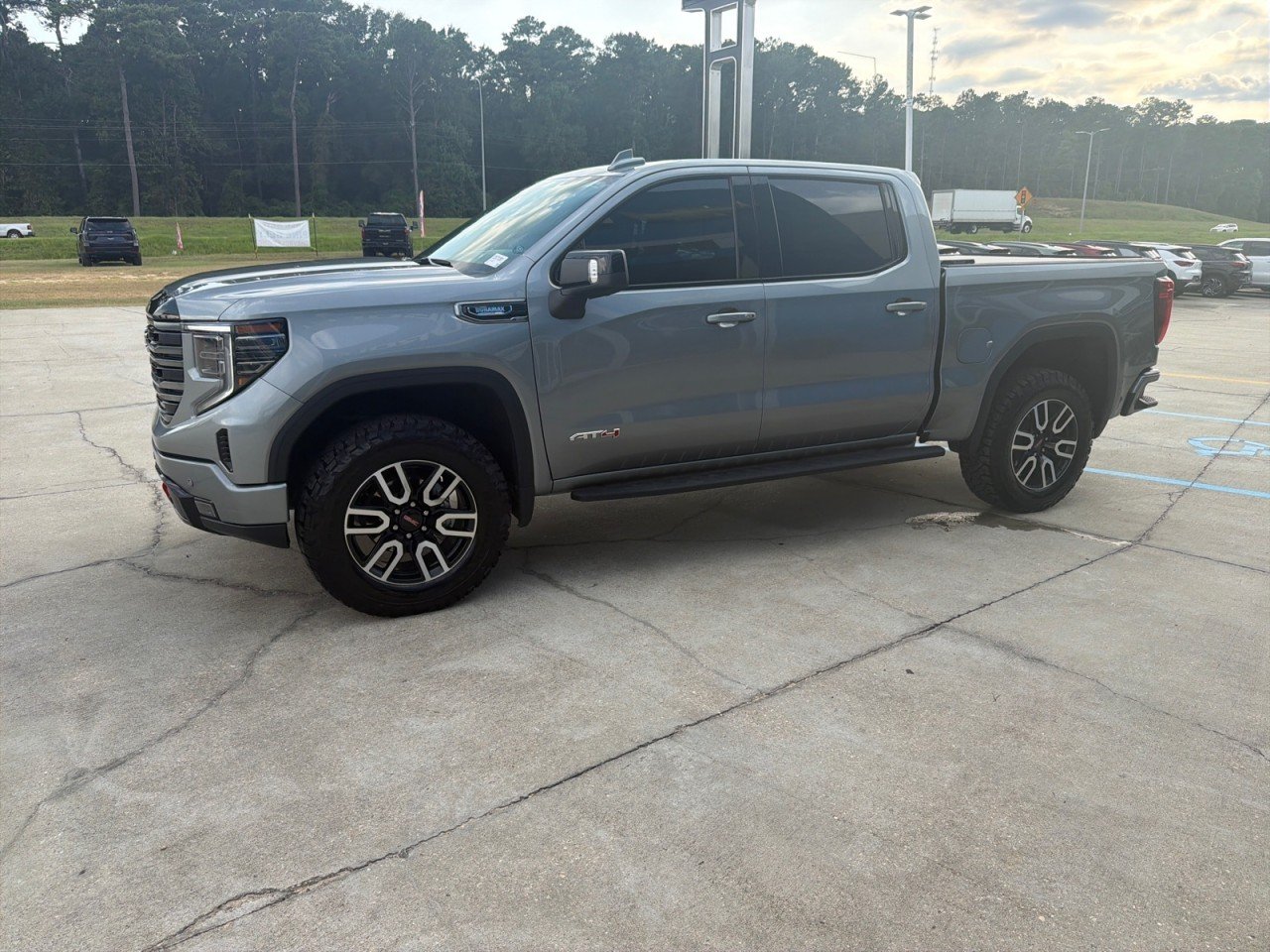 Used 2025 Sterling Metallic GMC AT4 image 6