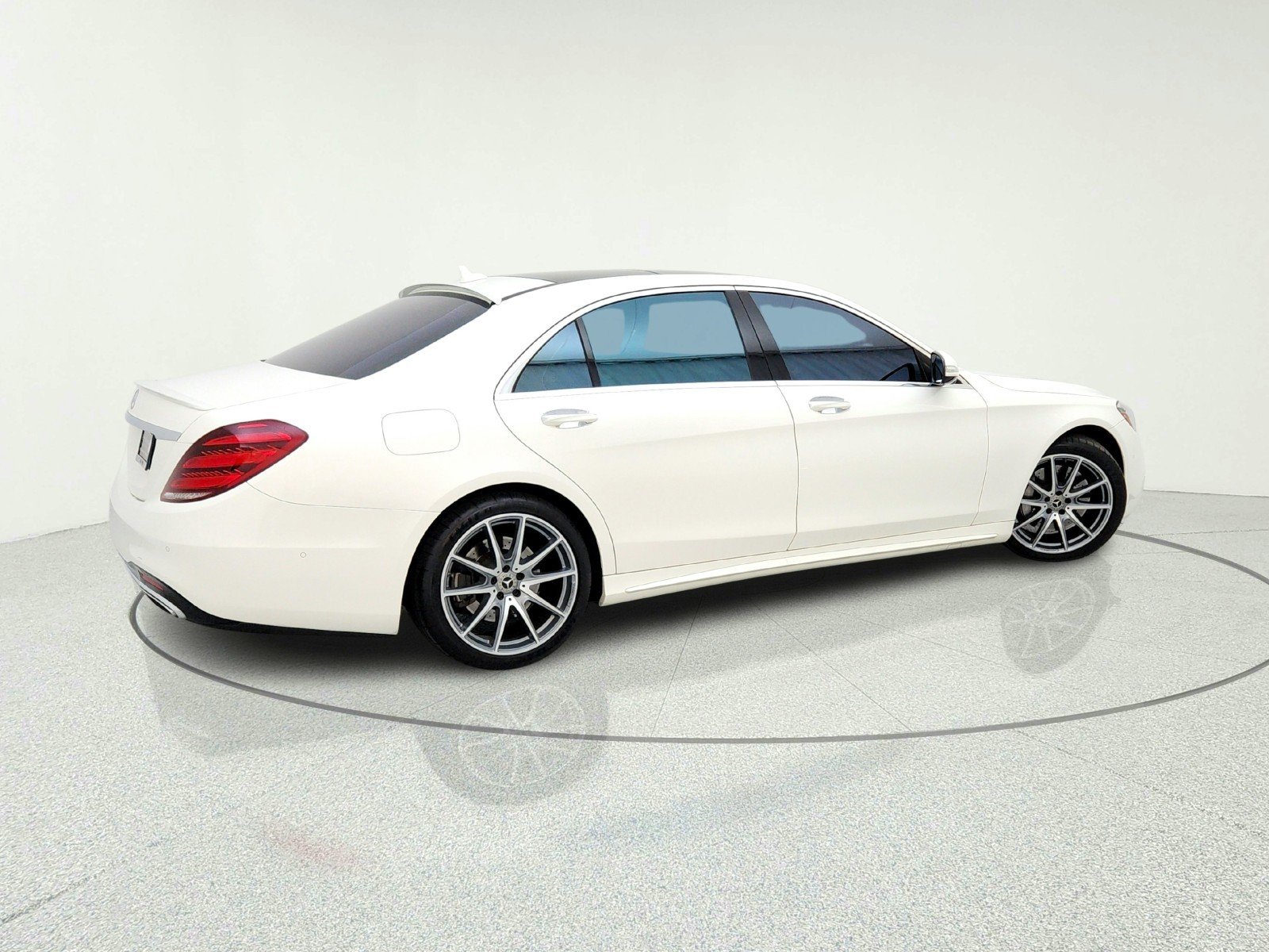 Used 2018 designo Diamond White Mercedes-Benz S 560 image 8