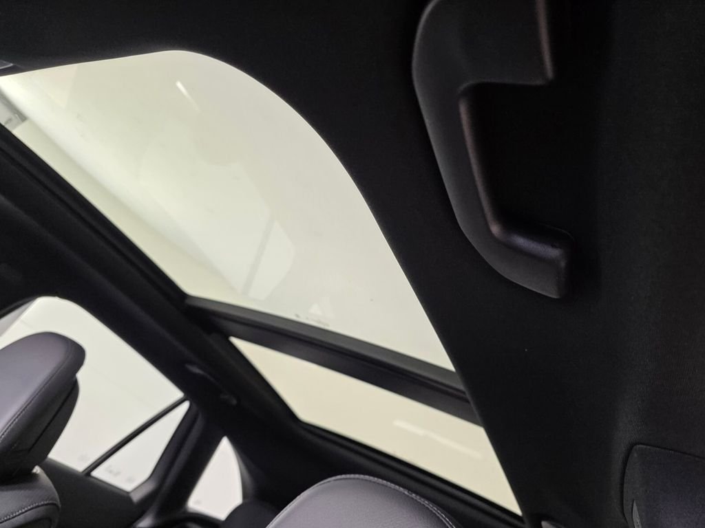 New 2026 Cirrus Silver Metallic Mercedes-Benz GLC 300 image 8