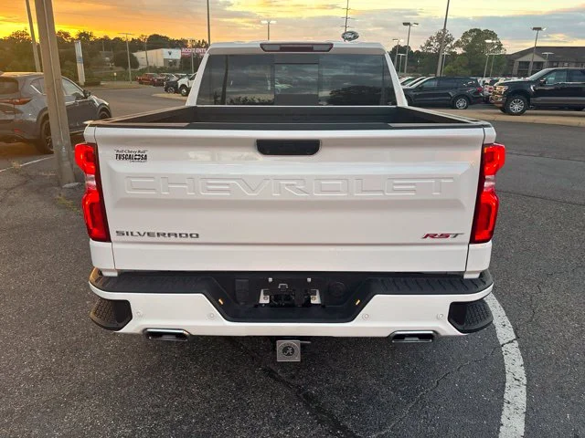 Used 2025 Summit White Chevrolet RST image 17