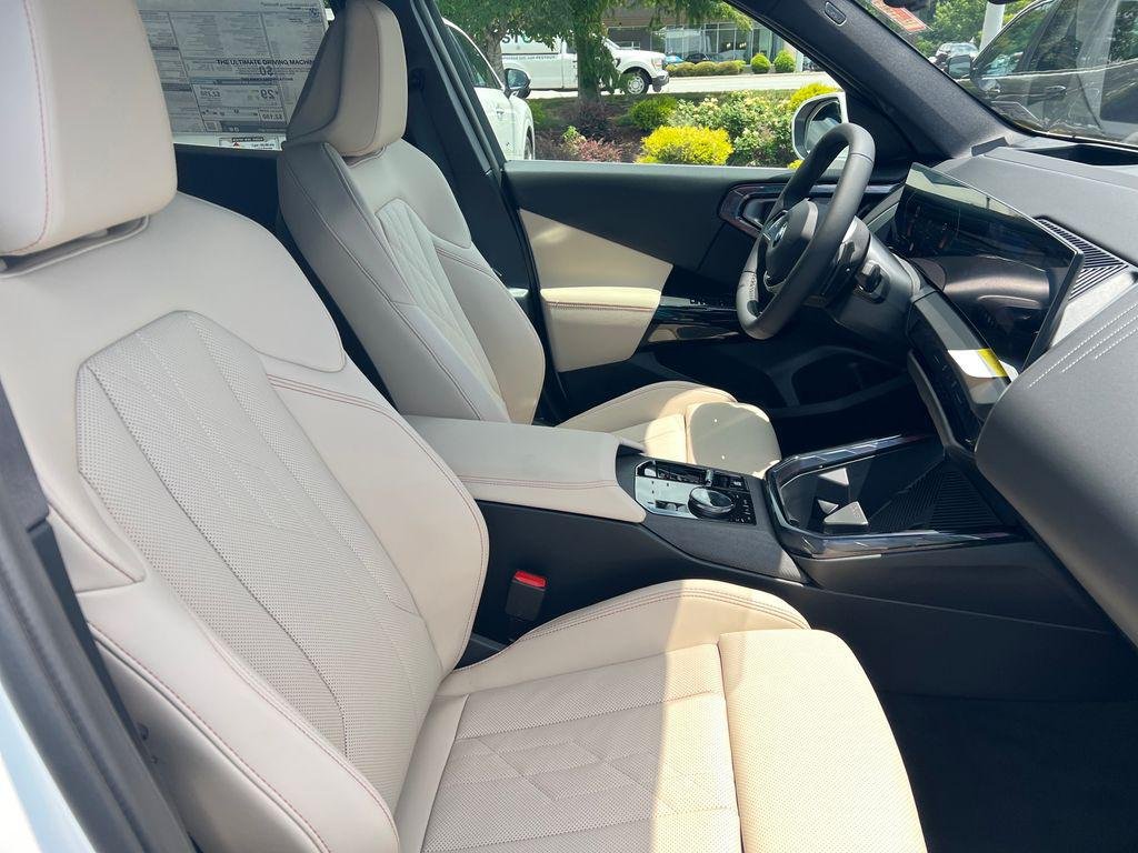 New 2026 Alpine White BMW 30 xDrive image 29