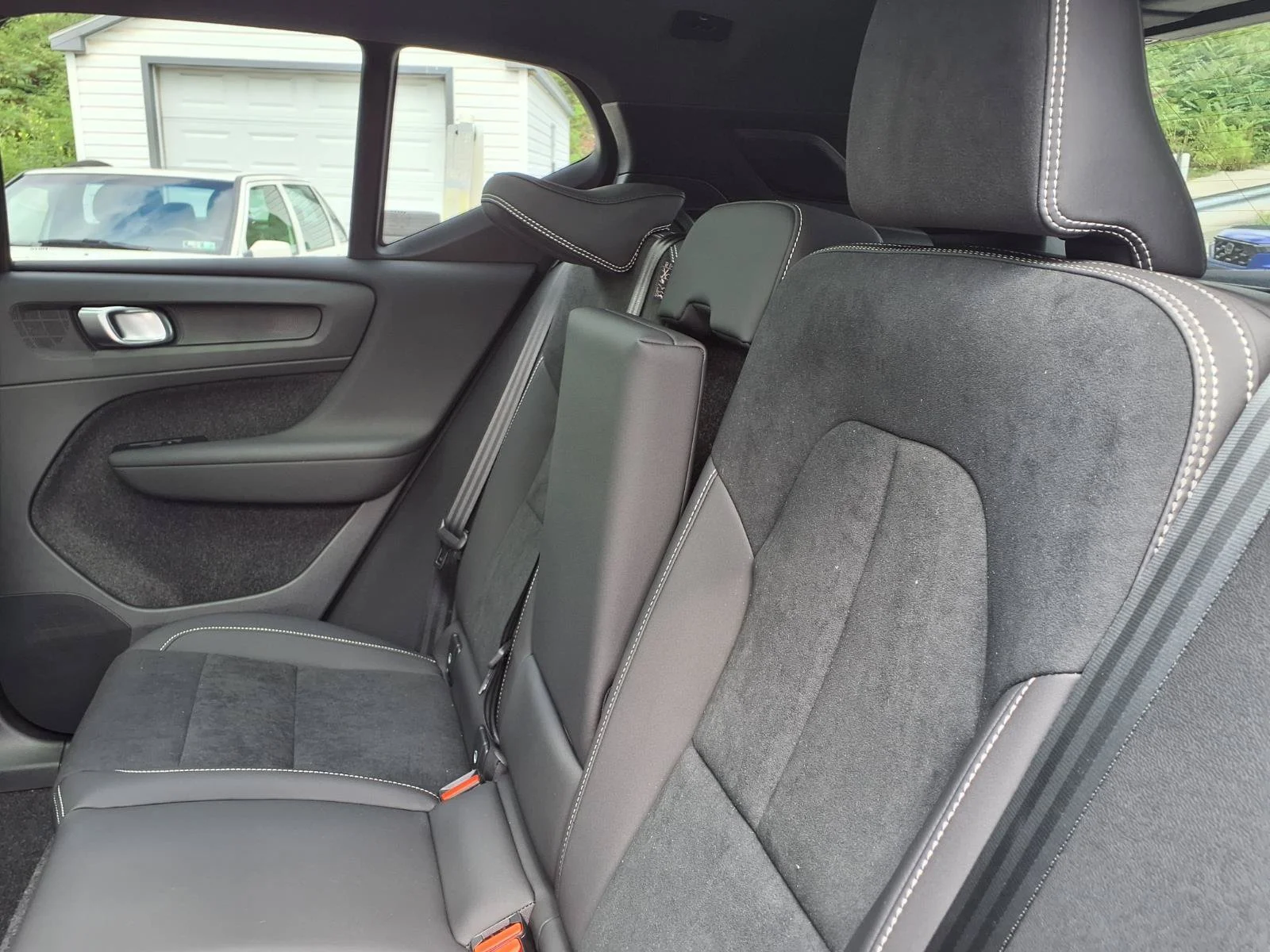 New 2026 Crystal White Volvo Ultra Black Edition image 6