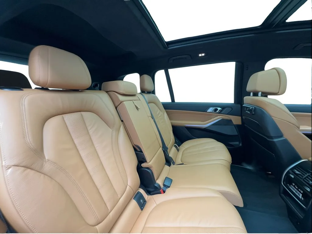 Used 2022 Gray BMW M50i image 32