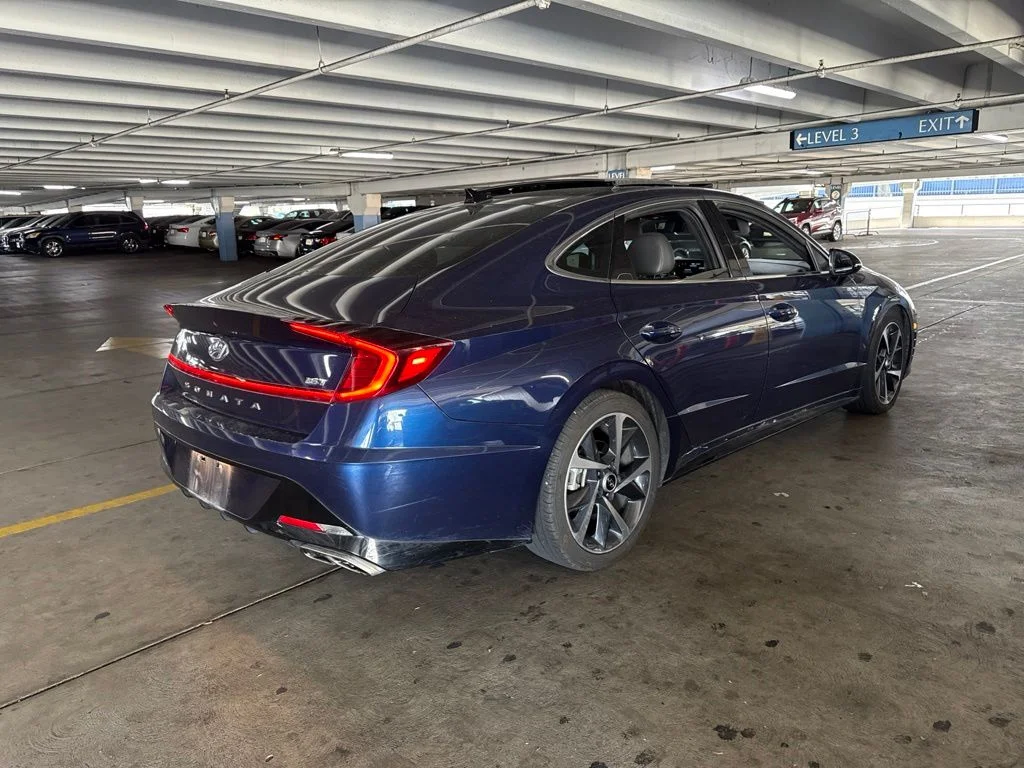 Used 2022 Blue Hyundai SEL Plus image 3