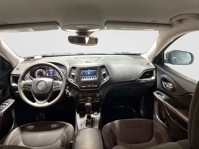 Used 2021 Blue Jeep Latitude image 16