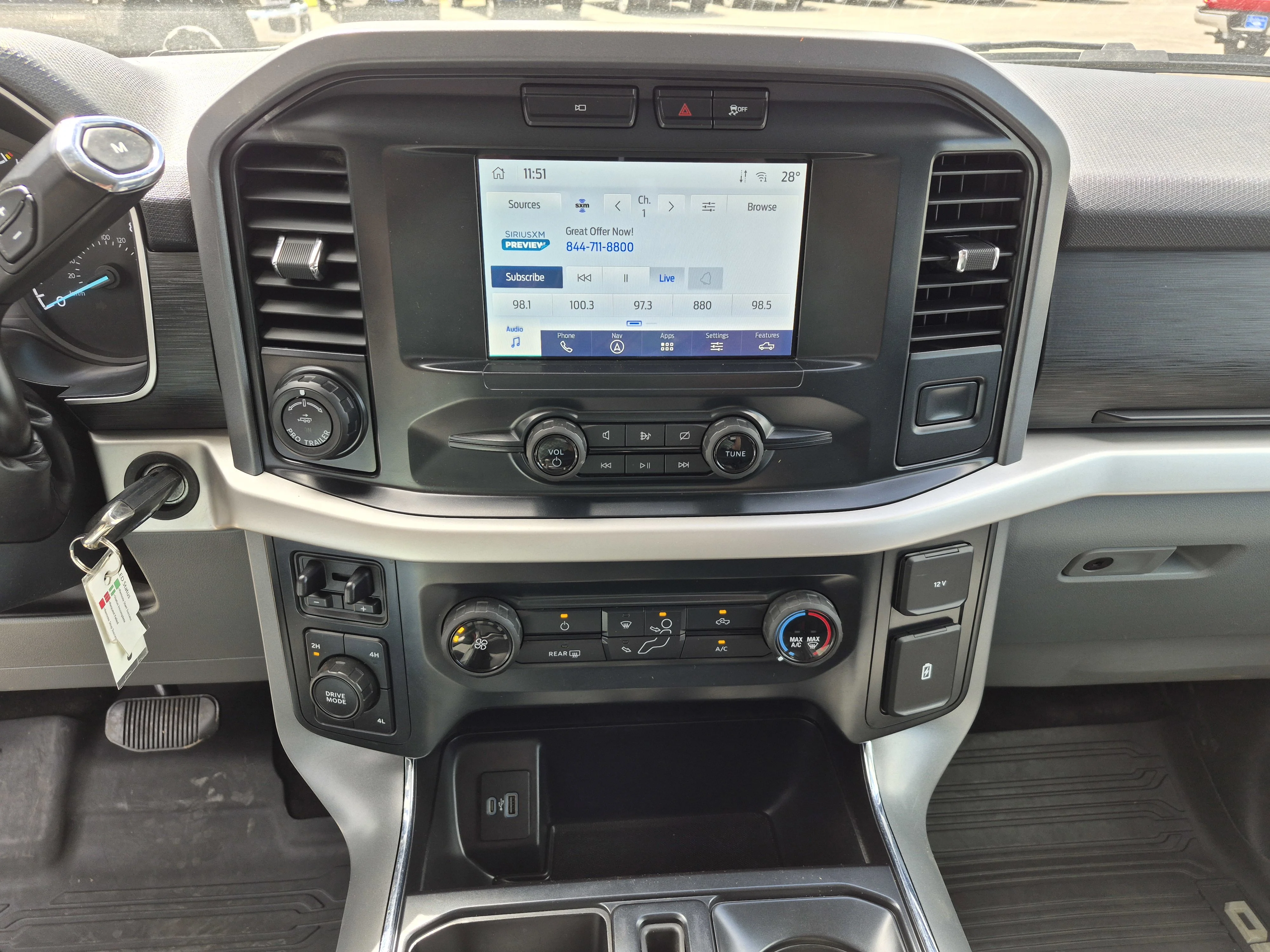Used 2022 Silver Ford XLT image 5