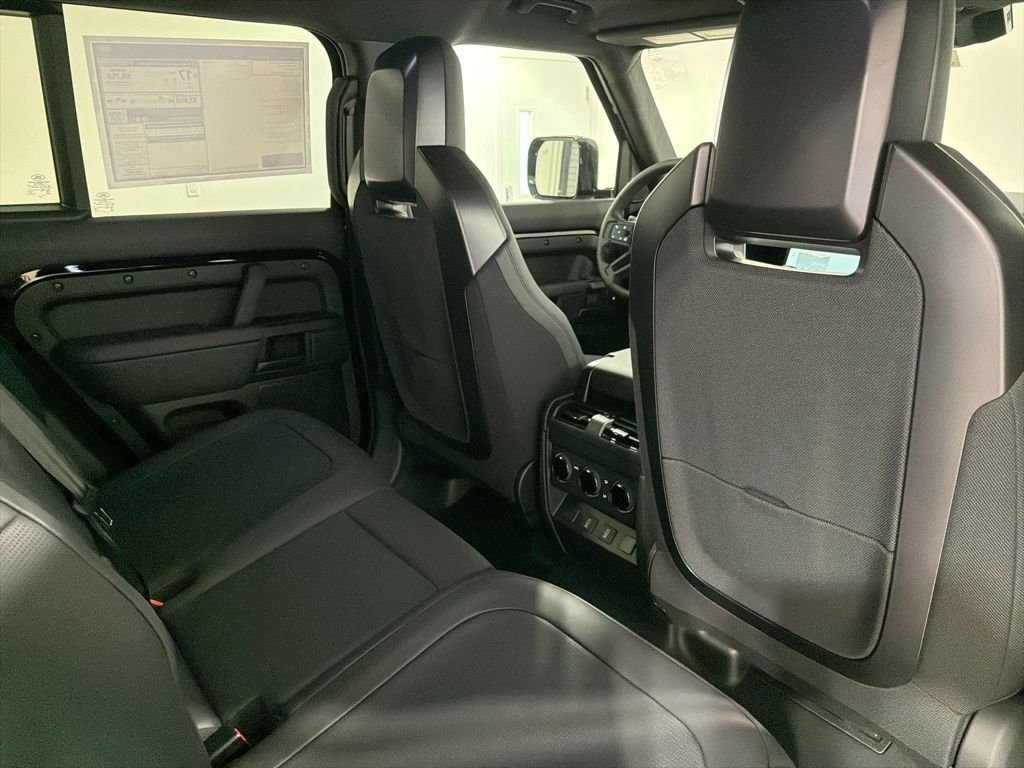 New 2026 Narvik Black Land Rover OCTA Black image 27