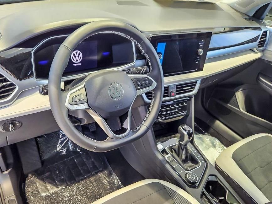 New 2026 Platinum Gray Metallic Volkswagen 1.5T SE image 9