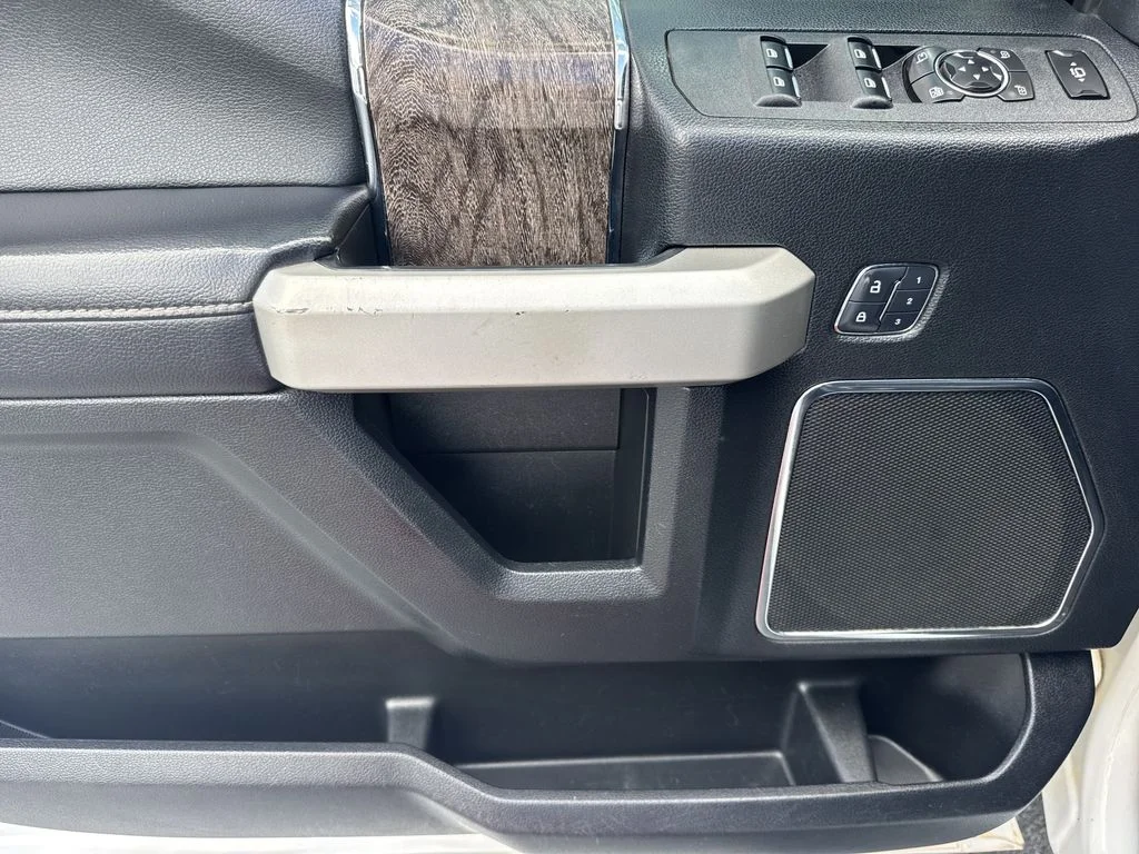 Used 2017 White Ford Lariat image 10