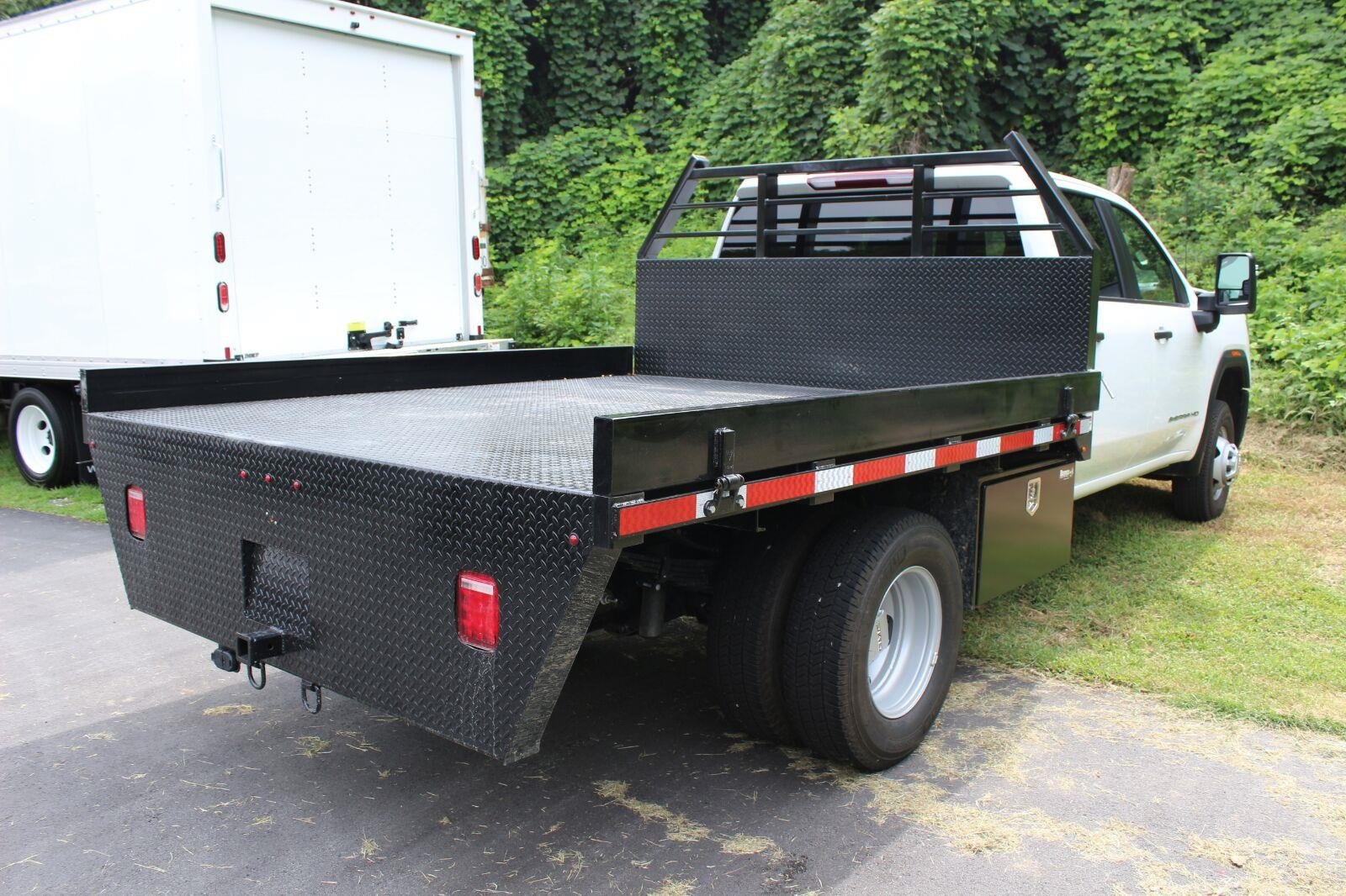 New 2026 Summit White GMC Pro image 4