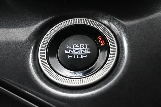 Used 2021 Velvet Red Pearlc Jeep Altitude image 19