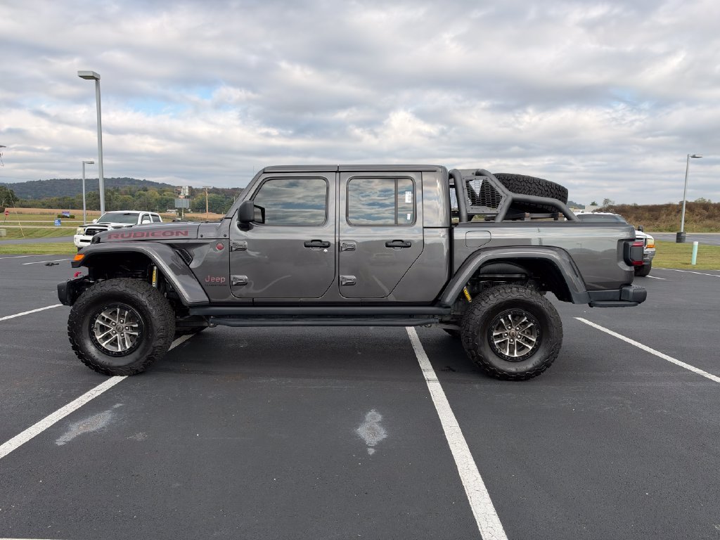 Used 2023 Gray Jeep Rubicon image 2