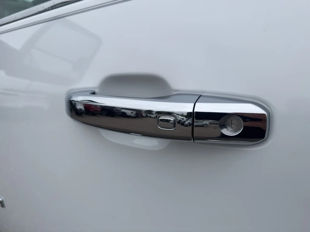 Used 2021 SUMMIT WHITE Chevrolet LTZ image 9