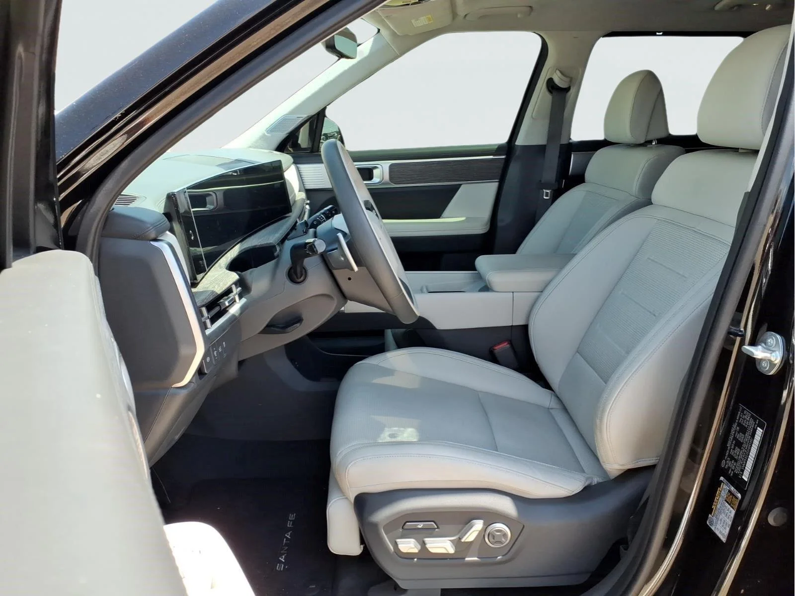 Used 2025 Phantom Black Hyundai Calligraphy image 18