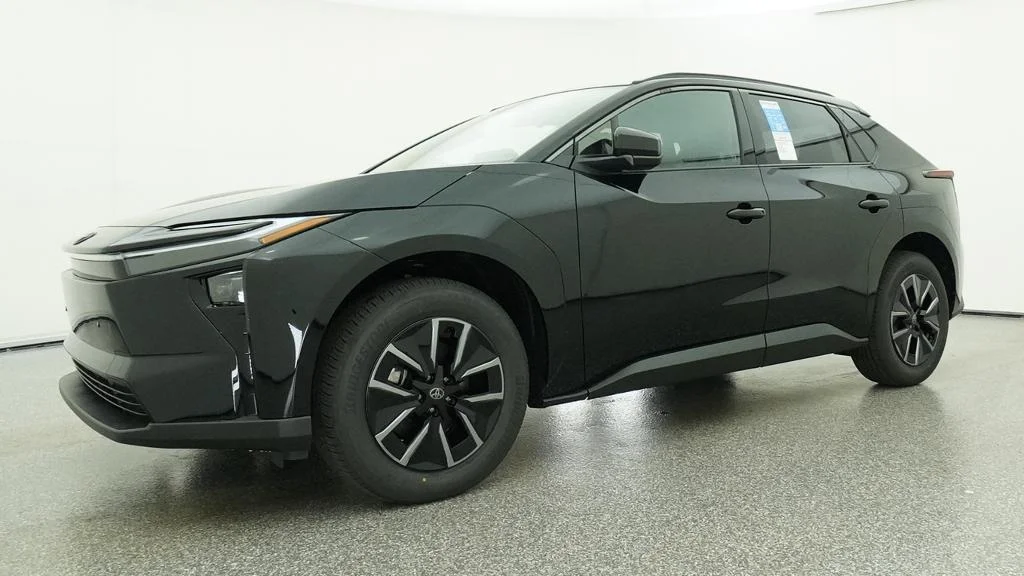 New 2026 Midnight Black Metallic Toyota XLE image 49