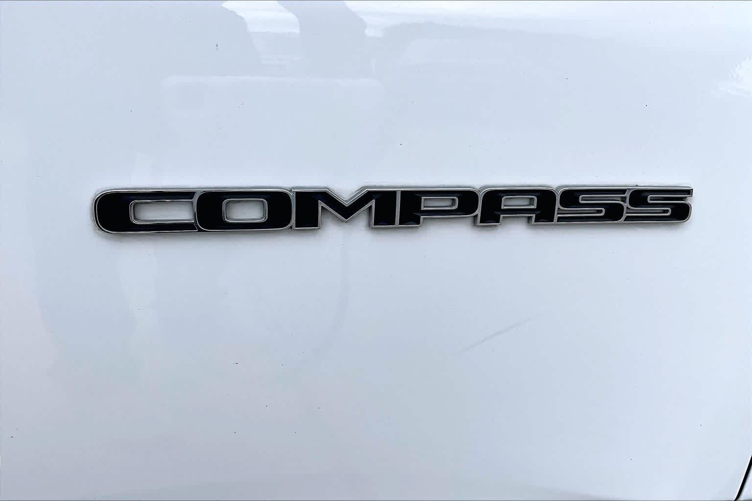 Used 2023 Bright White Clearcoat Jeep Limited image 10