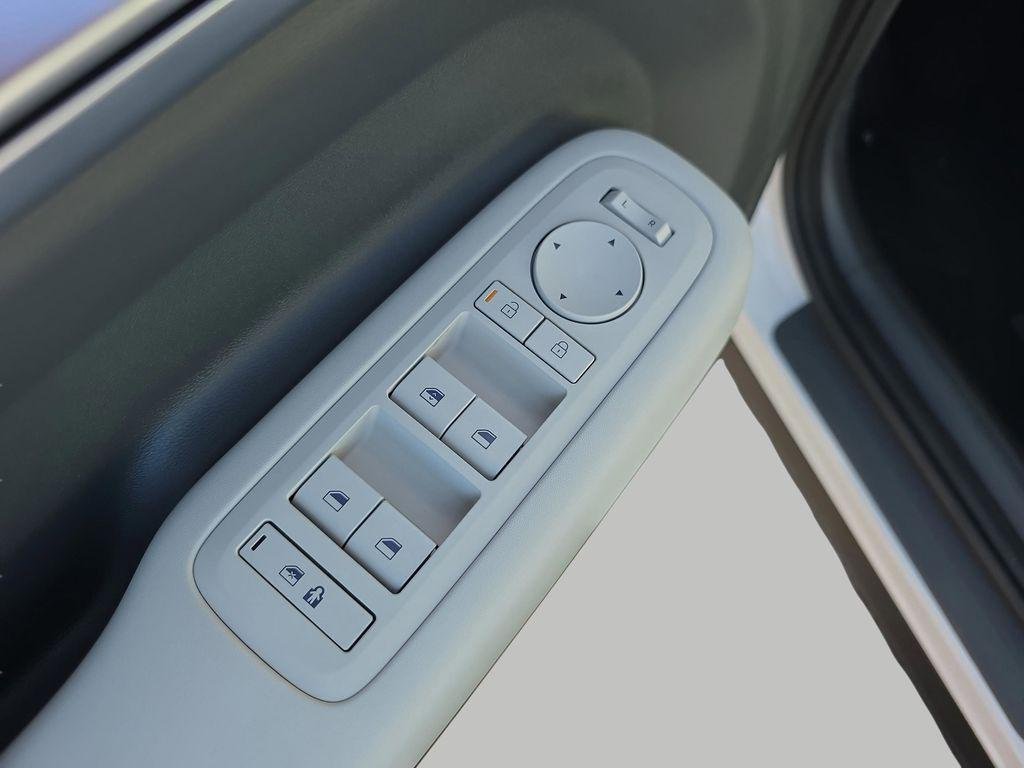 New 2026 Serenity White Hyundai SE image 16