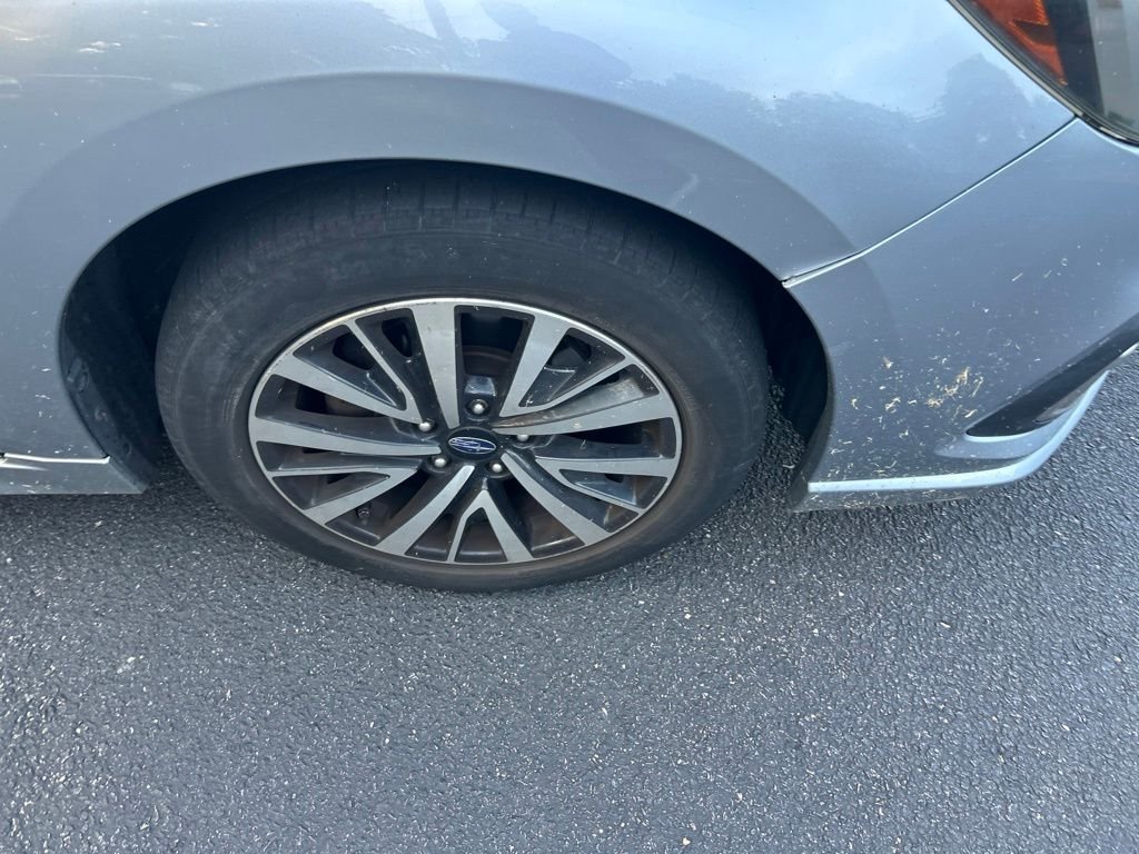 Used 2018 Silver Subaru 2.5i image 10