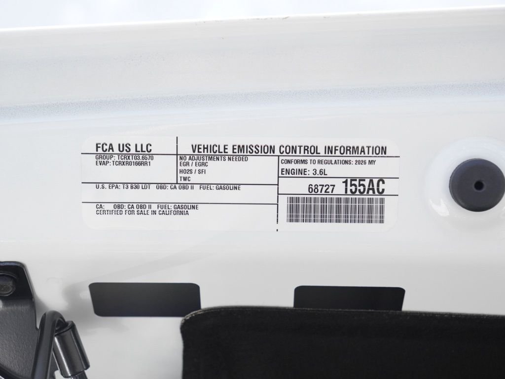 New 2026 Bright White Clear-Coat Exterior Paint Jeep Mojave image 29