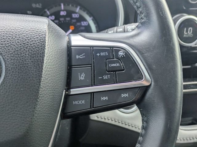 Used 2020 Black Toyota XLE image 27
