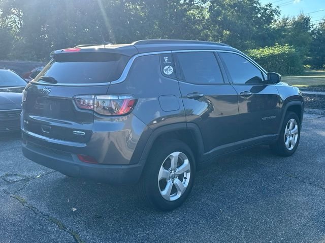 Used 2019 Granite Crystal Clearcoat Metallic Jeep Latitude image 5