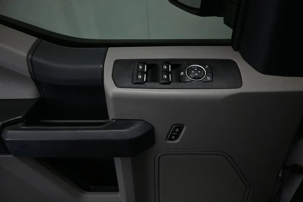 Used 2022 White Ford XL image 22