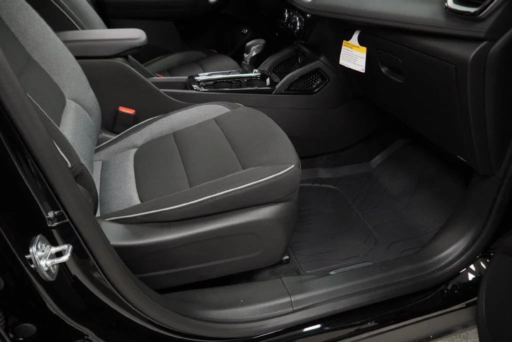 New 2026 Mosaic Black Metallic Chevrolet LT image 36