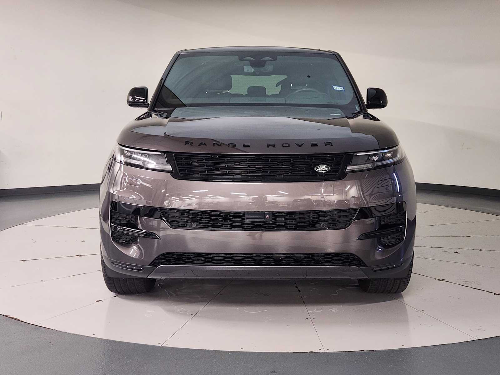 Certified Used 2024 Charente Grey Premium Metallic Land Rover SE image 9