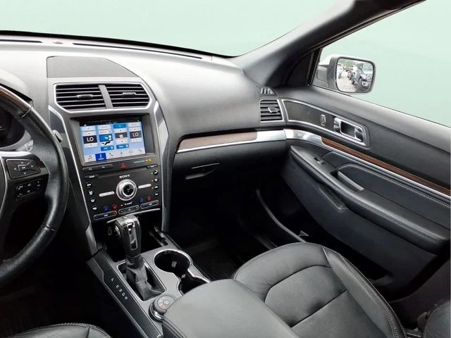 Used 2019 White Ford Limited image 15