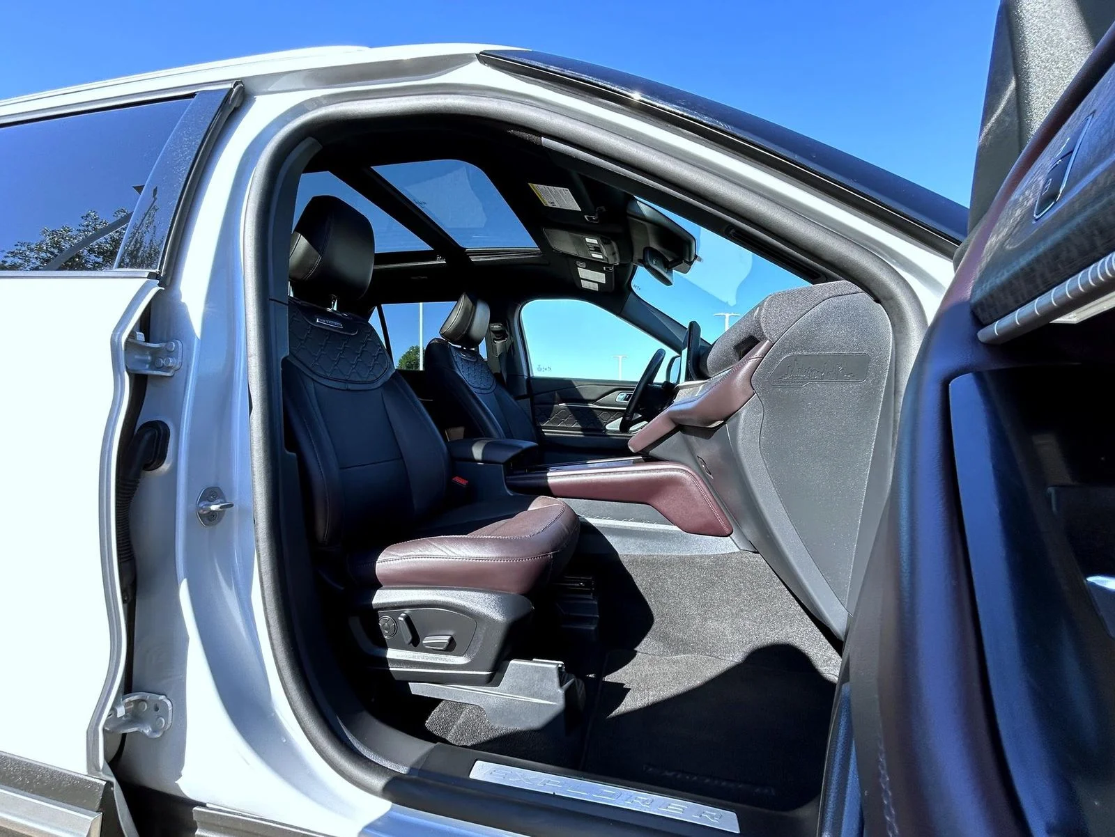 Used 2025 White Ford Platinum image 15