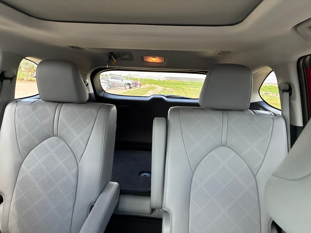 Used 2024  Toyota Platinum image 6