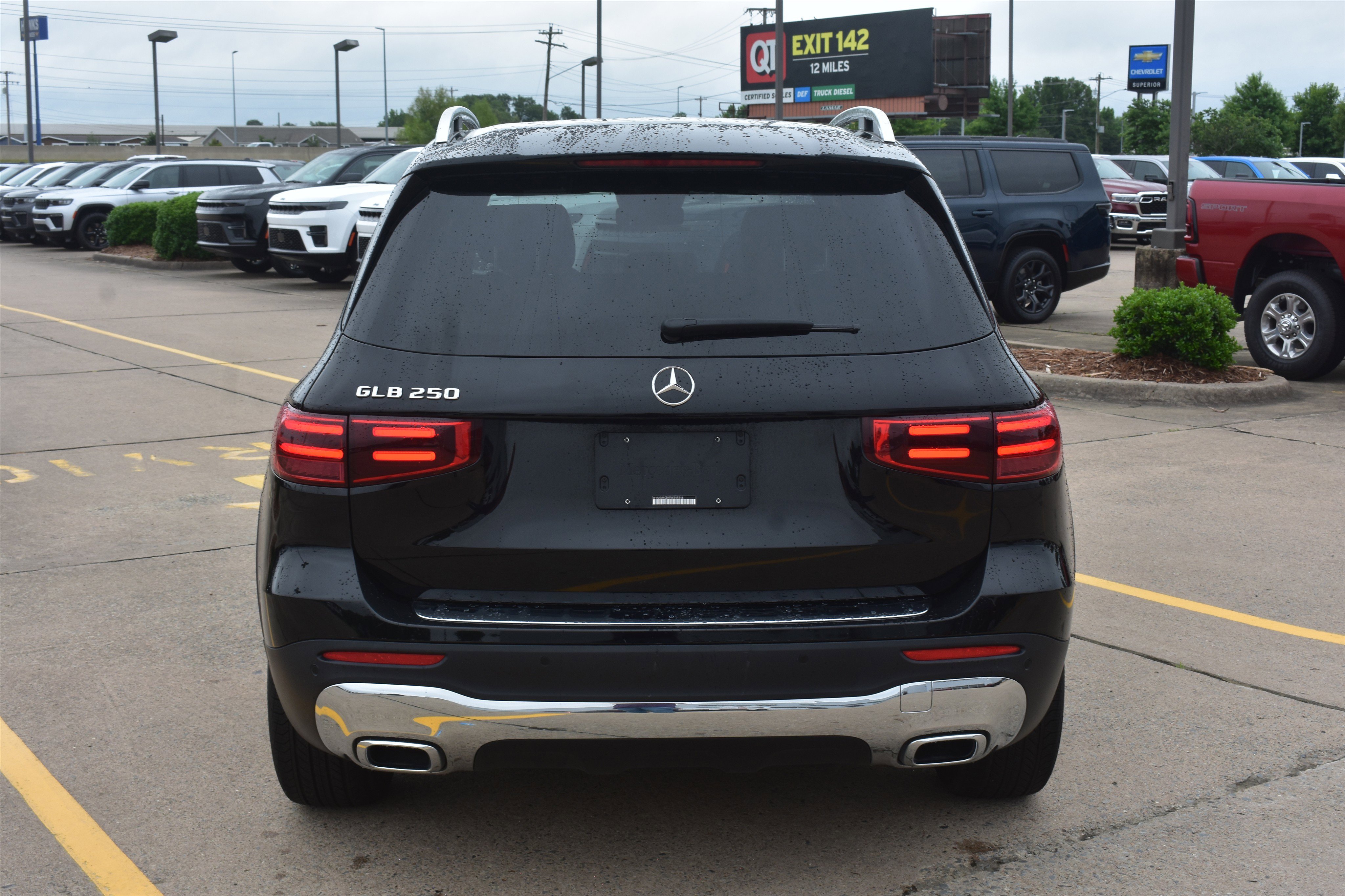 Used 2024  Mercedes-Benz GLB 250 image 6