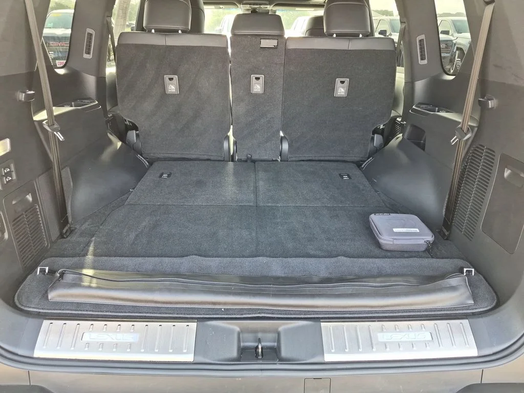 Used 2022 Silver Lexus 600 Premium image 42