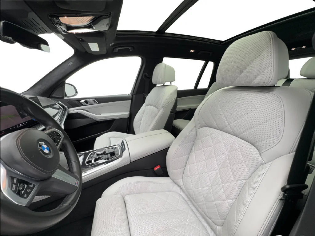 Used 2024 White BMW xDrive40i image 23