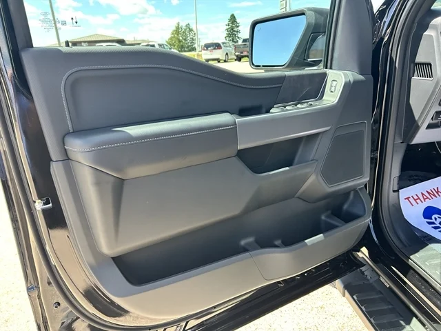 New 2026 Agate Black Metallic FORD XLT image 17