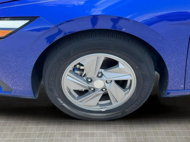 Used 2025 Blue Hyundai SE image 19