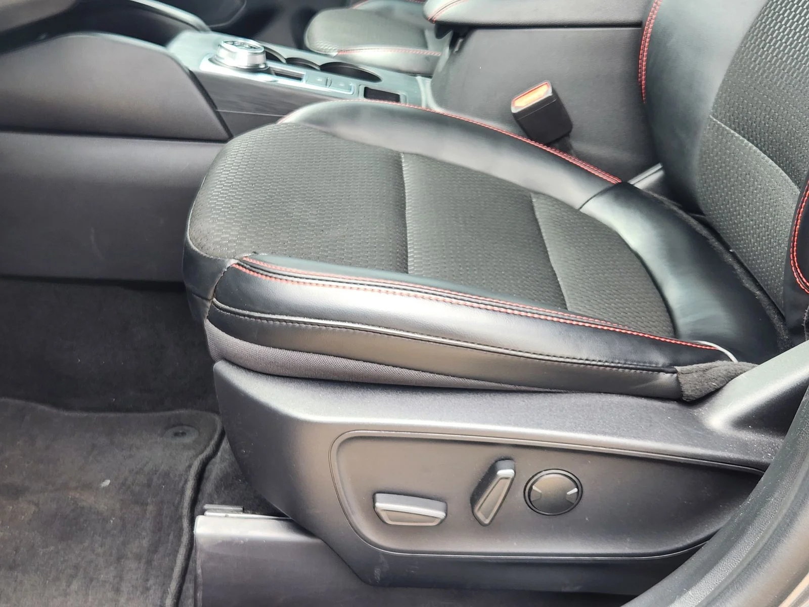 Used 2024 Gray Ford ST-Line image 23