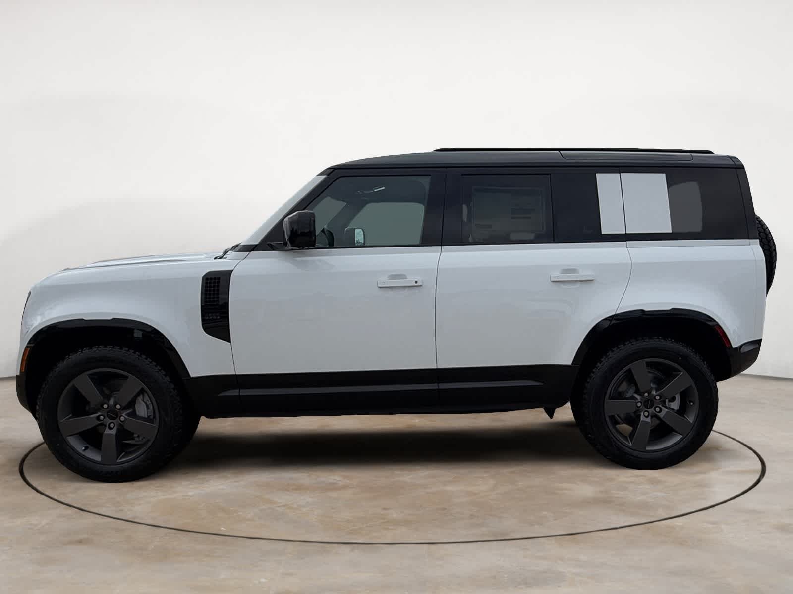 New 2026 Fuji White Land Rover X-Dynamic SE image 2