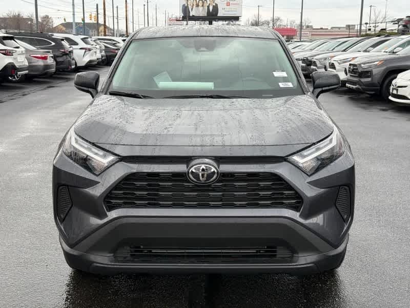 2025 Toyota RAV4 LE - Photo 9