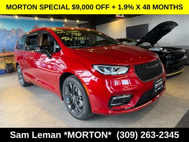 2026 Chrysler Pacifica Select's photo