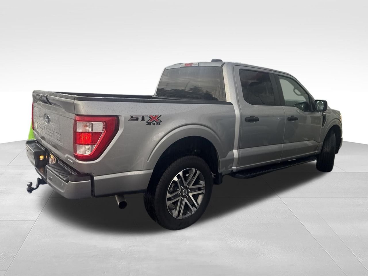 Used 2021 Silver Ford XL image 3