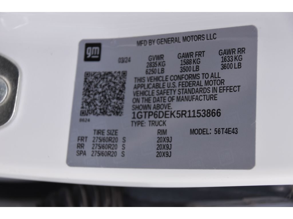 Used 2024 Summit White GMC 4WD AT4 image 22