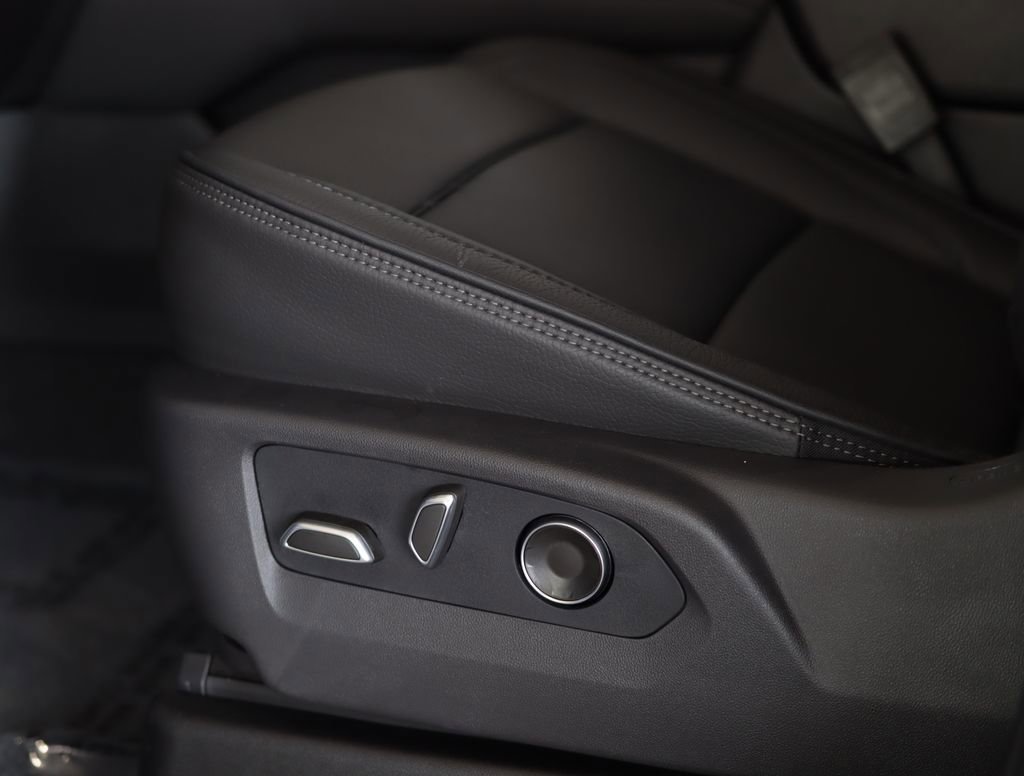 2026 GMC Yukon Denali - Photo 24